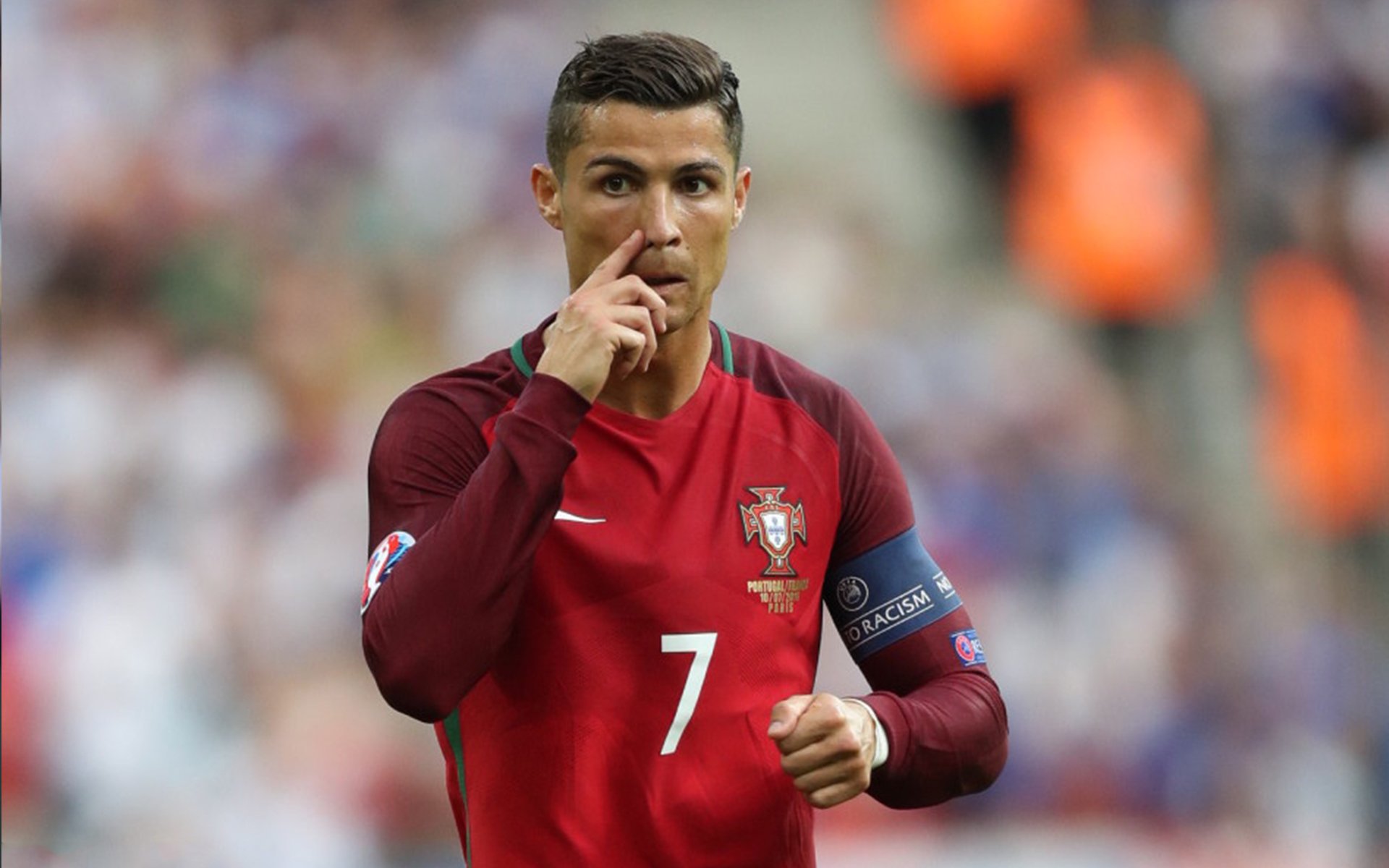 世界杯备战：日本队开放训练吸引大量当地球迷 现场教学礼仪体操