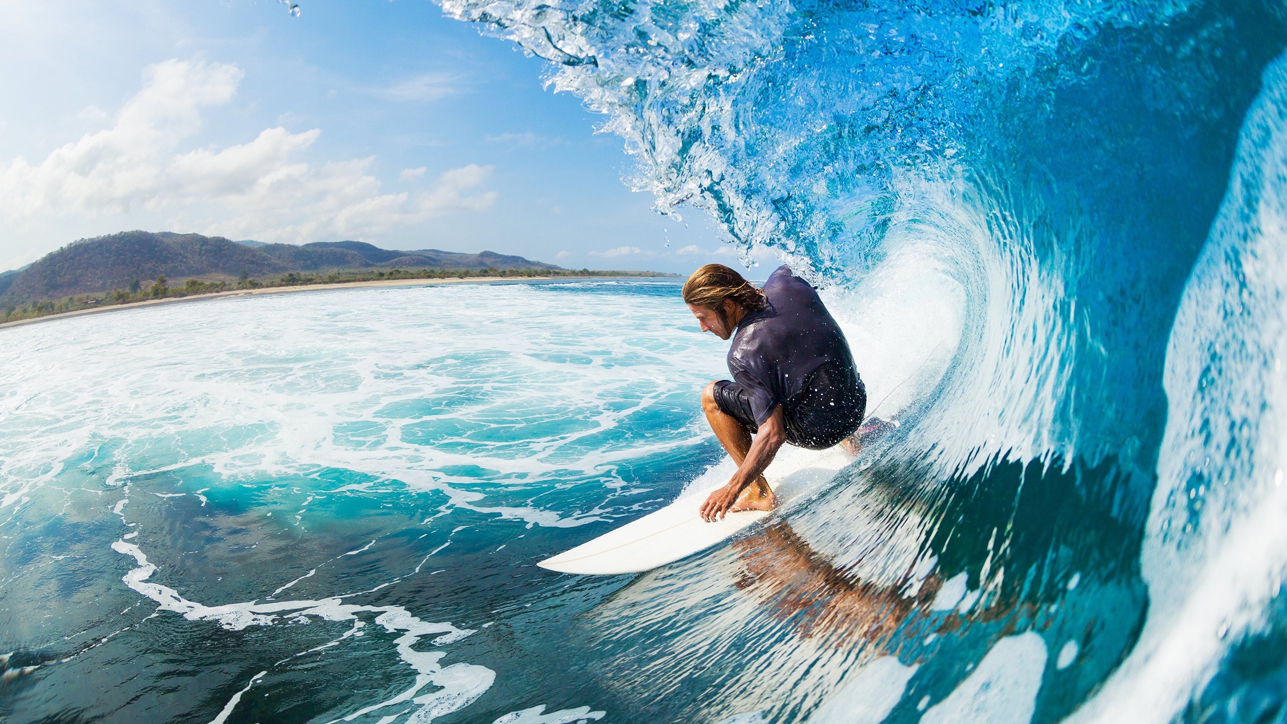 欧冠半决赛首回合：阿贾克斯2比2利物浦 “六万人合唱+四球大戏”名场面再现